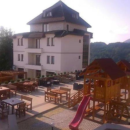 Snow Oasis アパート